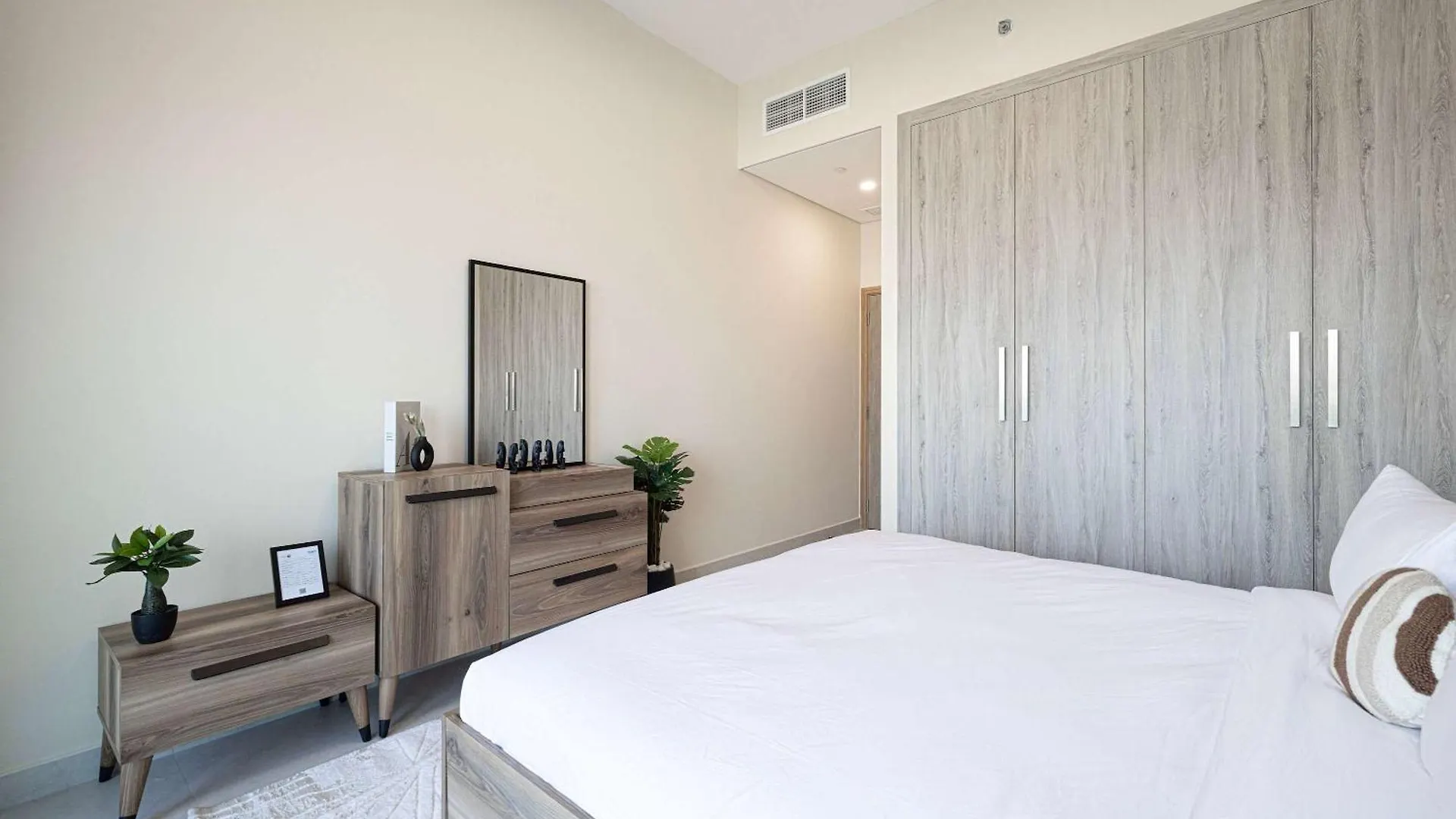 Urban 1Br City View In The Bay Business Bay Dubaj 0*,