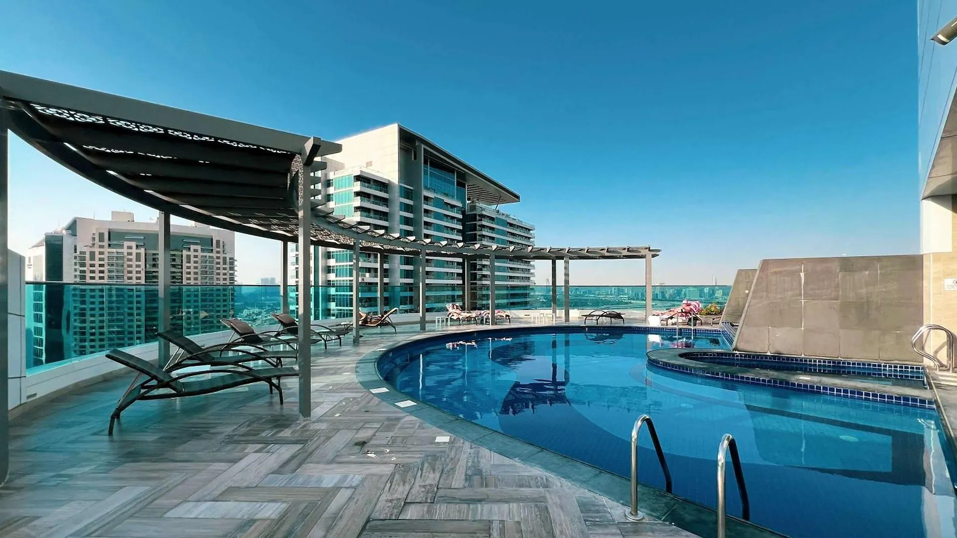 Urban 1Br City View In The Bay Business Bay Dubaj